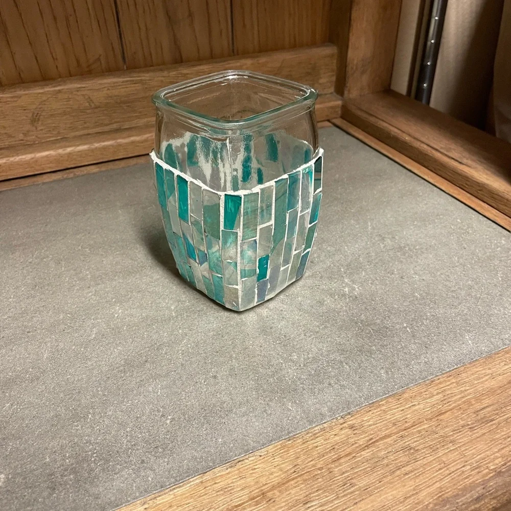 Beautiful, mosaic, glass, toothbrush holder